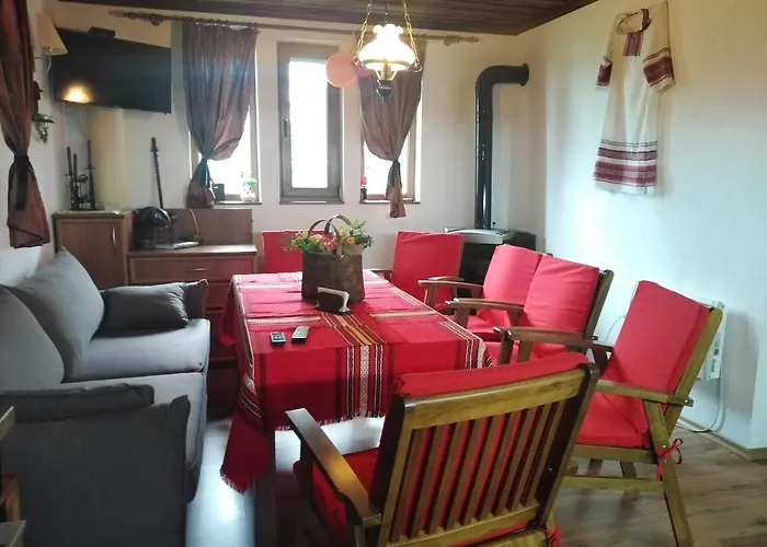 уют с. 泽拉夫纳